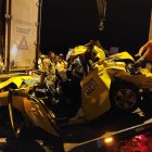 Así quedó el auto amarillo tras el múltiple choque.