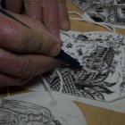 Su talento es innato, puede dibujar en cualquier tipo de material