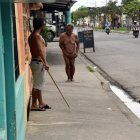 Acostumbra lamer los medidores de las viviendas del sector de La Unión.