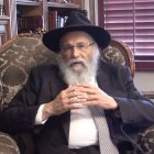 El rabino cree que todo sobre el covid-10 es un trabajo del "gobierno maligno global", formado por la Masonería y Bill Gates.