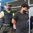 Los tres sospechosos fueron detenidos la madrugada del pasado lunes por agentes del distrito policial 9 de Octubre. La noche anterior habrían cometido dos hechos delictivos. Las víctimas los reconocieron.