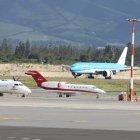 El vuelo comercial que arribó al país con las vacunas.