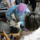 Las dosis llegaron el pasado 20 de enero y se distribuyeron a hospitales de Quito, Guayaquil y Cuenca.