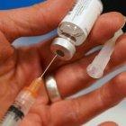 Las primeras dosis de aplicarán en Santa Cruz y San Cristóbal.