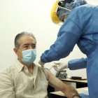 La demanda la interpuso Santiago Machuca luego de que Juan Carlos Zevallos vacunara a su madre.