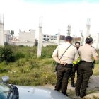 Los agentes llegaron hasta un terreno baldío de las calles Carlos Mantilla y Sierra Morena, en Carapungo, donde hallaron el cadáver.