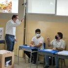 Jaime Nebot votó en el colegio 9 de Octubre.