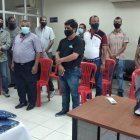 En el sector de Carchi y , distrito Garay, los moradores se reunieron con los policías comunitarios.