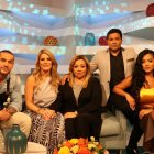 La directora del programa Betty Mata con los presentadores.