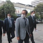 Freddy Intriago, defensor público, llegó a la Fiscalía a las 10:30 del 12 de febrero.