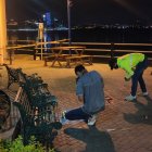 El ataque ocurrió en el malecón Alfredo Palacio. Agentes policiales llegaron al sitio para investigar el hecho.