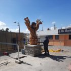 La imagen fue colocada el sábado por la mañana. El domingo apareció destrozada.