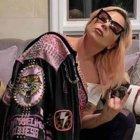 La cantante tiene la sangre en el ojo por el robo de sus mascotas y el ataque al cuidador de estos.