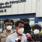 El ministro de Gobierno en la cárcel de Guayaquil, acaba de dar declaraciones sobre la crisis carcelaria