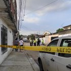 La Policía recaba indicios en el domicilio de la familia Ibáñez.