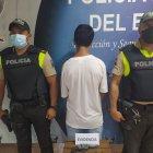 El chico fue sorprendido por policías, quienes lo vieron con una actitud sospechosa y evasiva.