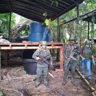 Los miembros de la Brigada de Selva 19 Napo encontraron el cristalizadero en Santa Rosa.