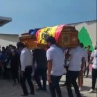 Hizo su último gol y lo homenajearon con un peloteo.