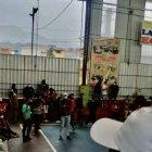 En un coliseo de Chimbacalle había mil personas reunidas.