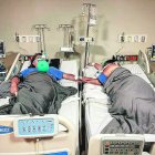 Pareja de esposos luchan contra el COVID en hospital del Iess de Quevedo