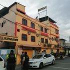 La Policía llegó hasta el hotel donde le quitaron el arma de dotación al guardia.