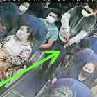 En la grabación se observa cuando el asesino se levanta, camina por el pasillo y le dispara a la guía.