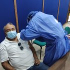 Ricardo Vásquez fue otro de los ciudadanos vacunados hoy en Guayaquil.