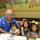 Jesús Fichamba tiene cuatro nietos, tres de ellos aún son menores de 7 años. El mayor tiene 22.