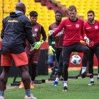 Barcelona viene entrenando para su partido de Copa Libertadores.