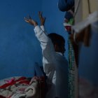 Los padres desesperados lo llevaron donde un curandero