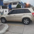 En este carro se encontraron miles de dólares encaletados.