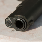 La policía investiga el móvil del crimen.