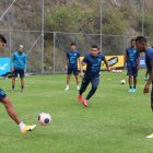 La selección de Ecuador se alista para recibir a Perú.