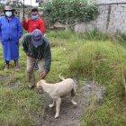 Los moradores muestran el sitio donde enterraron a Lucas luego de dormirlo.