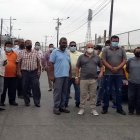 Taxistas de Milagro hicieron una manifestación pacífica para pedir apoyo a su integridad.