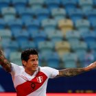 Gianluca Lapadula guió a Perú, en la clasificación a las semifinales de la Copa América.