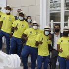 Parte de la delegación paralímpica junto al ministro Sebastián Palacios.