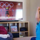 Un padre de familia subió la foto de su hija, en la que lucía emocionada por el triunfo de las competidoras ecuatorianas.