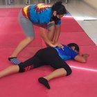 Una demostración de defensa personal fue parte del lanzamiento de la capacitación a mujeres en materia de violencia de género.