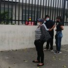 Los familiares del occiso llegaron hasta la morgue de El Empalme.
