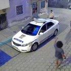 Un hombre ataca a un policía con un pico de botella.