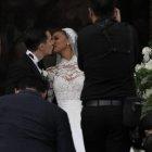 Juan David y Jasmine Tookes en la salida de iglesia.