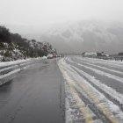 Cierre. La vía Pifo-Papallacta fue parcialmente habilitada a la circulación de vehículos.