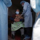 La OMS pide acelerar el proceso de vacunación.