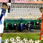 El juego entre Técnico Universitario y Manta tenía que abrir la fecha. Los capitanes firmaron el acta de presentación de los equipos.