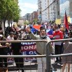 Decenas de personas realizaron protestas  en contra de la gestión de Jorge Yunda, afuera de la Corte Constitucional.