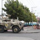 Provistos de tanquetas, elementos de las Fuerzas Armadas desarrollaron el operativo en la Isla Trinitaria.