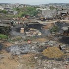 Unos 26 carboneros y sus ayudantes suelen trabajar en este sector de Guayaquil.