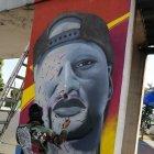 En un día, el grafitero Juan Macías pintó la imagen de Fredy Fernando Quiñónez.