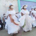 Un grupo de adultas mayores mostraron sus habilidades en danzas folclóricas.